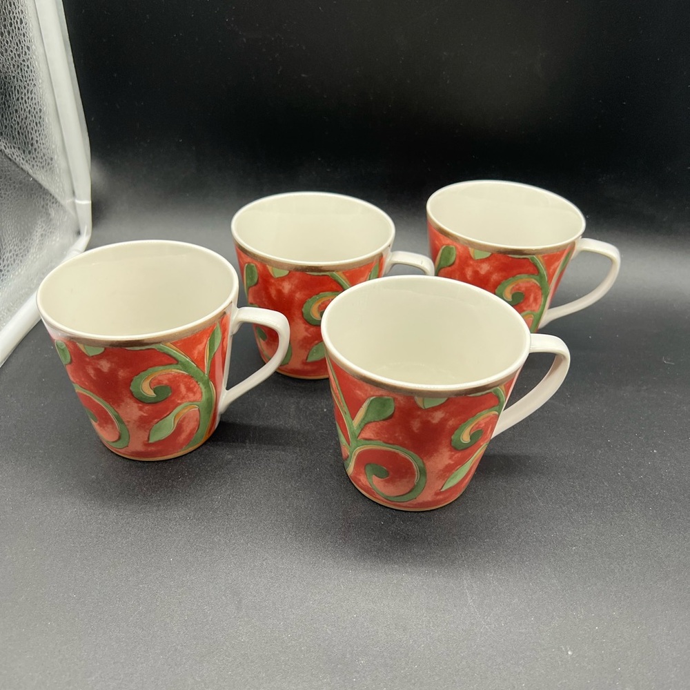 Red and Green Swirl Mugs Set